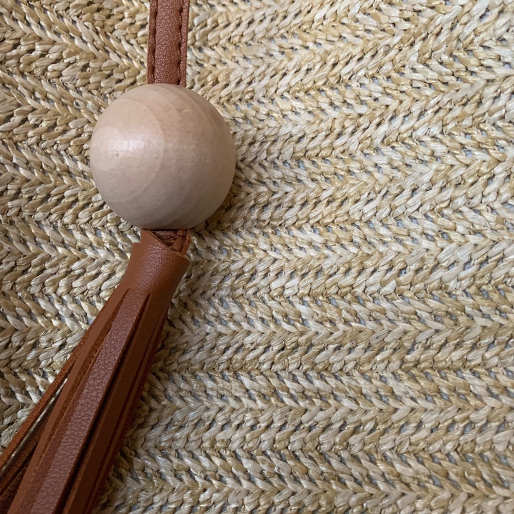 Trendy woven purse - Picture 4 of 6